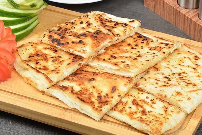 Gözleme met honing en kaas